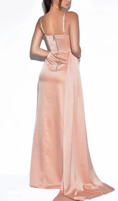 Vestido de fiesta de satén sin espalda